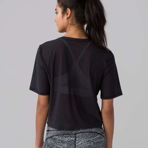 Lululemon Chase Me Short Sleeve Black Size 4